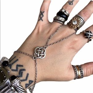 Celtic knot design hand piece chain bracelet